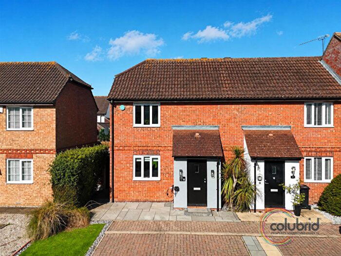 2 Bedroom End Of Terrace House For Sale In Pound Lane Central, Laindon, Basildon, SS15