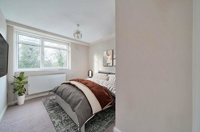 2 Bedroom Apartment To Rent In Kemnal Road, Chislehurst, BR7