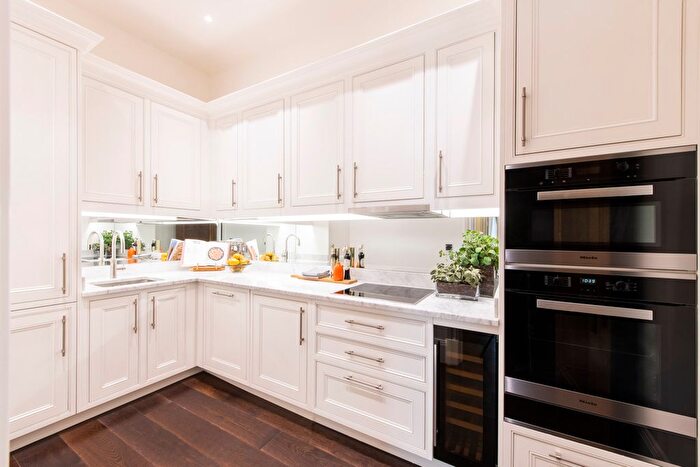 2 Bedroom Flat To Rent In Prince Of Wales Terrace, Kensington, London, W8