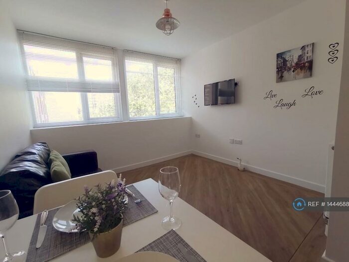 1 Bedroom Flat To Rent In Enterprise House, Portsmouth, PO1