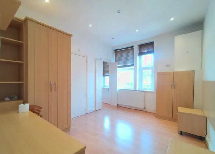 1 Bedroom Flat To Rent In Ballards Lane, London, Finchley, N3 2
