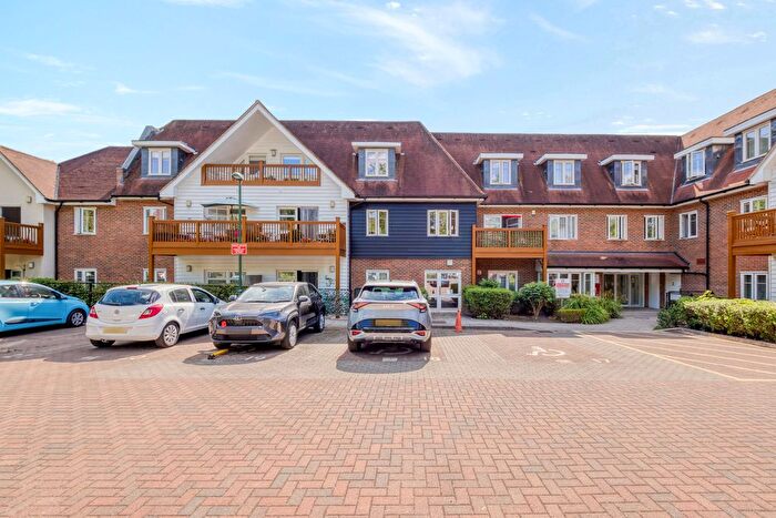 2 Bedroom Flat For Sale In Mickleham Gardens, Sutton, SM3