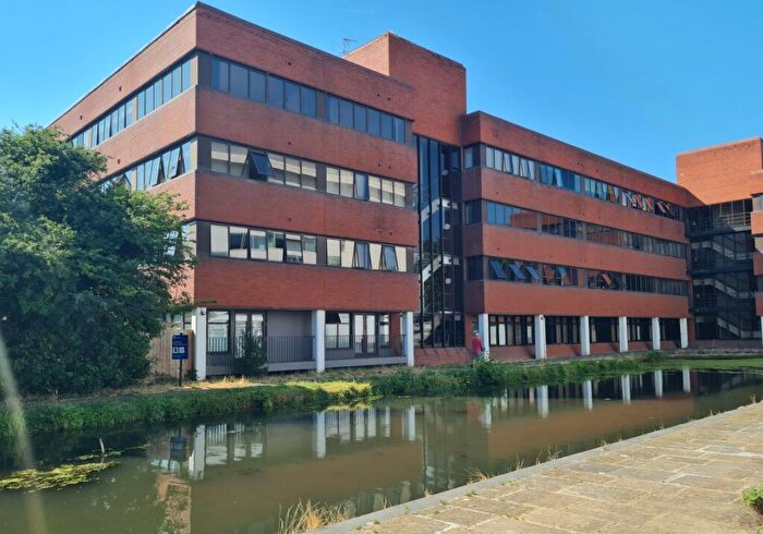 1 Bedroom Flat For Sale In Flat H Kingfisher House, Walton Street, Aylesbury, Buckinghamshire, HP21