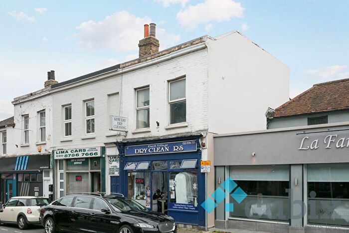 1 Bedroom Flat To Rent In High Street, Epsom, KT17