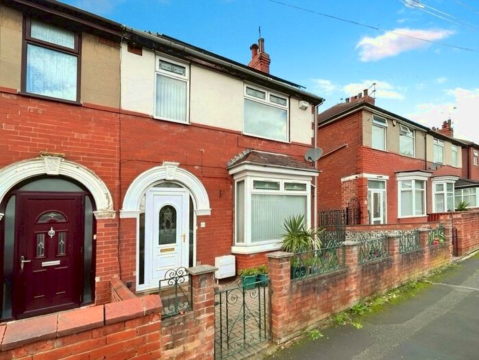 3 Bedroom Semi-Detached House To Rent In St. Agnes Road, Doncaster, South Yorkshire, DN4