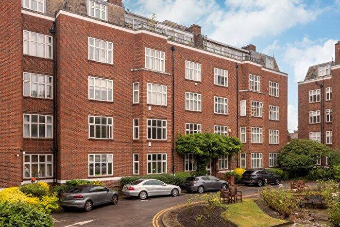 4 Bedroom Flat To Rent In Putney Hill, London, SW15