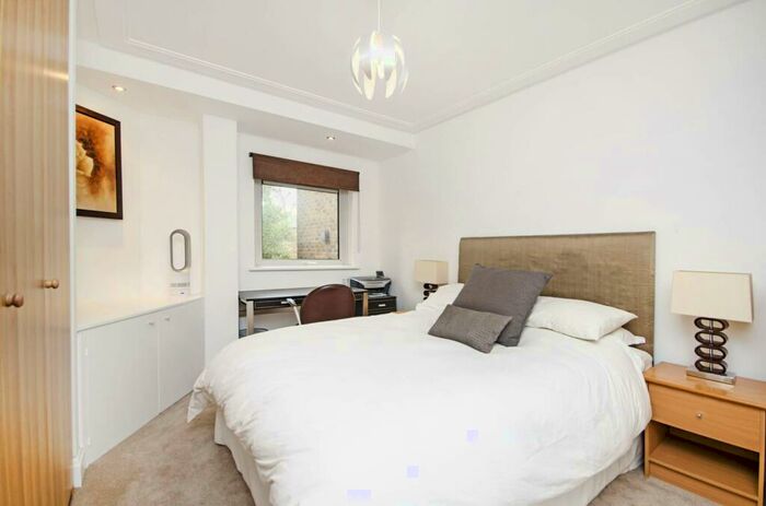 1 Bedroom Flat To Rent In Templar Court, St John's Wood, London, NW8