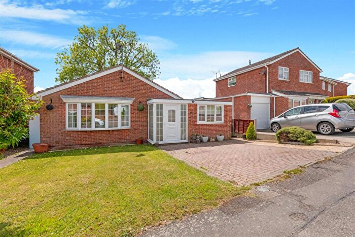 4 Bedroom Detached Bungalow For Sale In Broadlands, Desborough, NN14