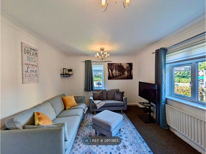 2 Bedroom Flat To Rent In Osprey Close, Bromley, BR2