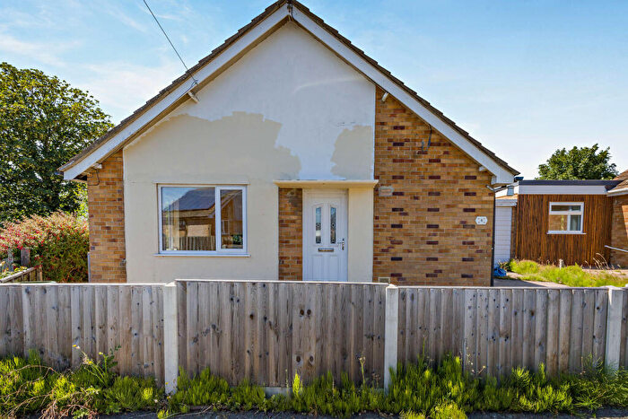 2 Bedroom Bungalow For Sale In Broadwood Close, Norwich, NR11