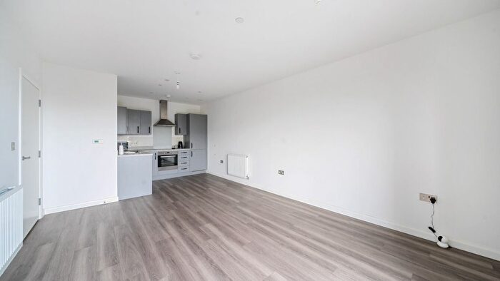 1 Bedroom Flat For Sale In Cranton Avenue, Hayes, UB3