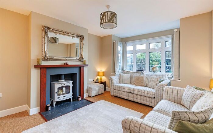 3 Bedroom Semi-Detached House For Sale In Newport Road, Cowes, PO31