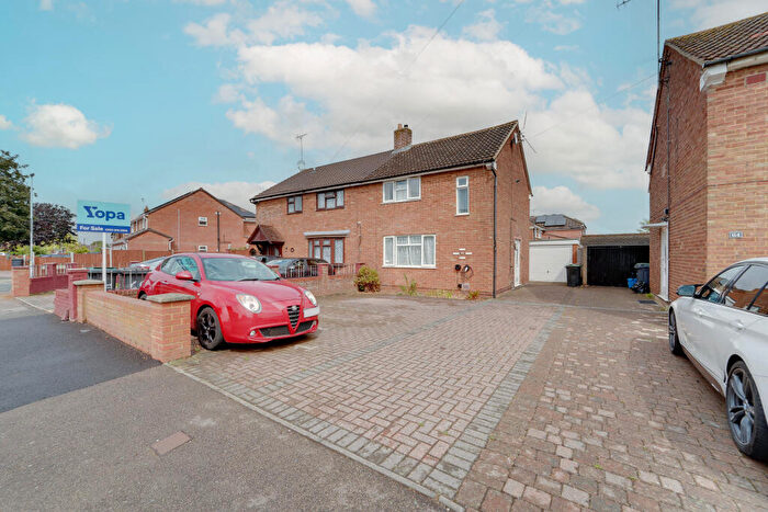 3 Bedroom Semi Detached House For Sale In Lalleford Road, Luton, LU2