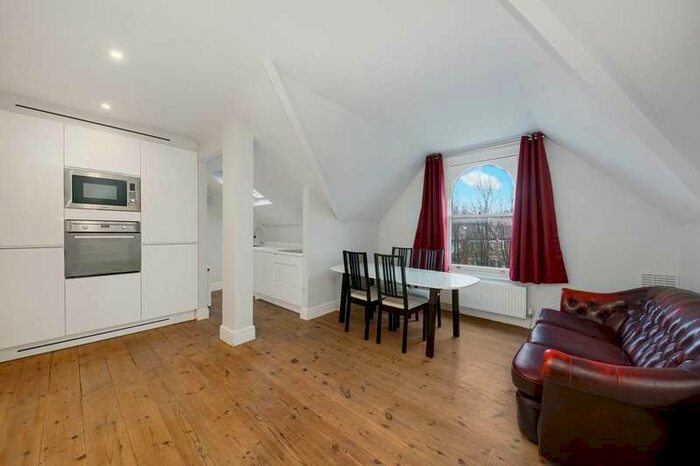 2 Bedroom Flat To Rent In Knatchbull Road, London SE5