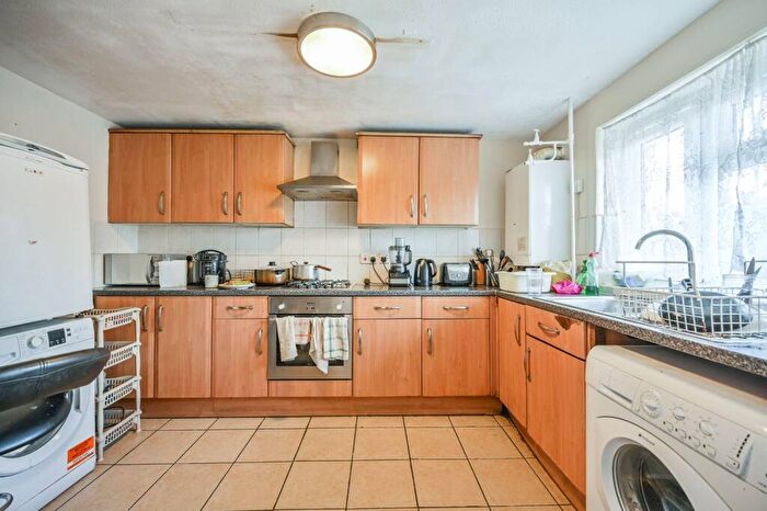 3 Bedroom Flat For Sale In Daphne House, Acacia Road, London, , Wood Green, London, N22