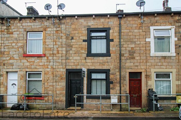 2 Bedroom Terraced House To Rent In Crescent Street, Todmorden, OL14