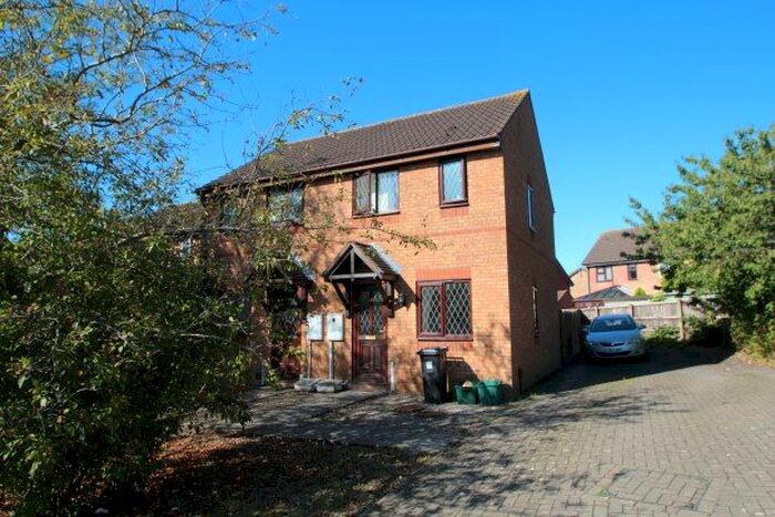 2 Bedroom End Of Terrace House To Rent In Ormonds Close, Bristol, BS32