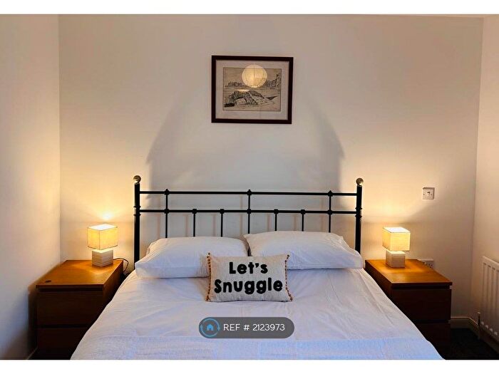 2 Bedroom Flat To Rent In Bobby Jones Place, St. Andrews, KY16