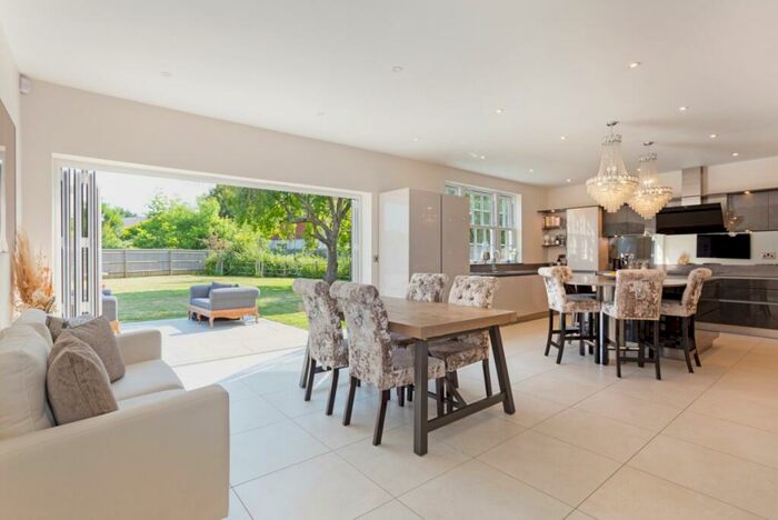 5 Bedroom Detached House To Rent In Main Road Chichester, PO18