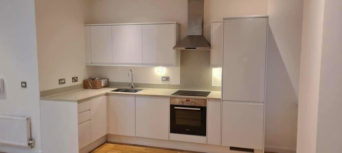 2 Bedroom Flat To Rent In Emerald House, CR0