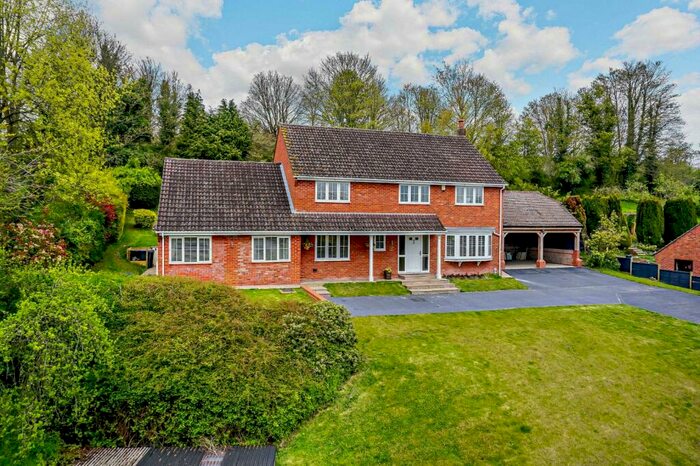 5 Bedroom Detached House For Sale In Petersfinger Road, Salisbury, Wiltshire, SP5
