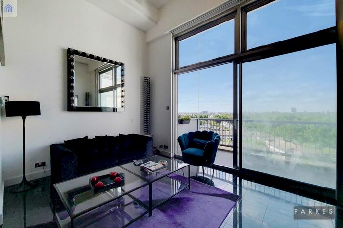 3 Bedroom Flat To Rent In Peterborough Road, Hammersmith, London, SW6