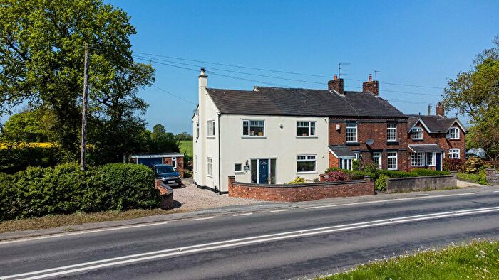 3 Bedroom Semi-Detached House For Sale In Newcastle Road, Sandbach, CW11