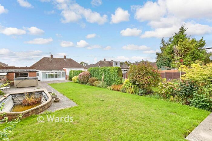 2 Bedroom Semi-Detached Bungalow For Sale In Swale Road, Strood, Rochester, Kent, ME2