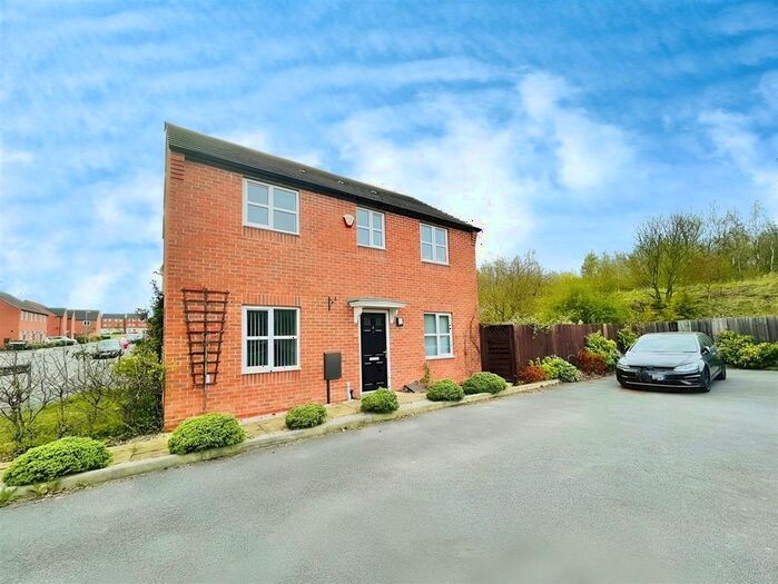 3 Bedroom Detached House For Sale In East Street, Warsop Vale, Mansfield, NG20