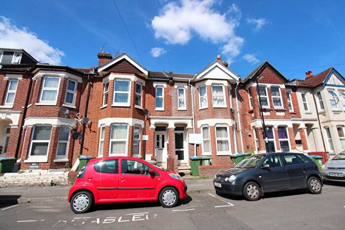 5 Bedroom Terraced House To Rent In Shakespeare Avenue, SO17