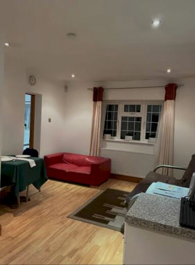 1 Bedroom Flat To Rent In Currey Road, Greenford, UB6
