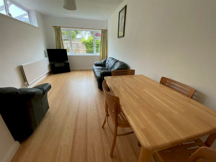 4 Bedroom House To Rent In Hall Farm Road, Cambridge, CB4