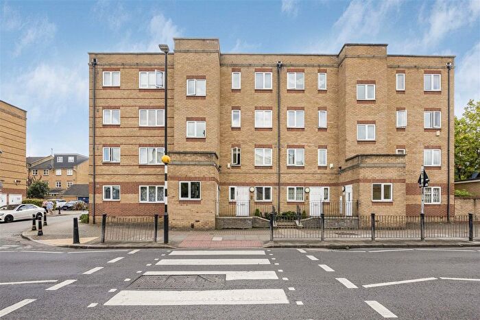 2 Bedroom Flat To Rent In Westferry Road, London, E14