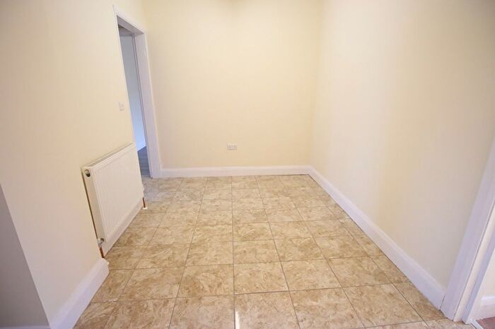 6 Bedroom Terraced House To Rent In Staines Road, Feltham, Greater London, TW14