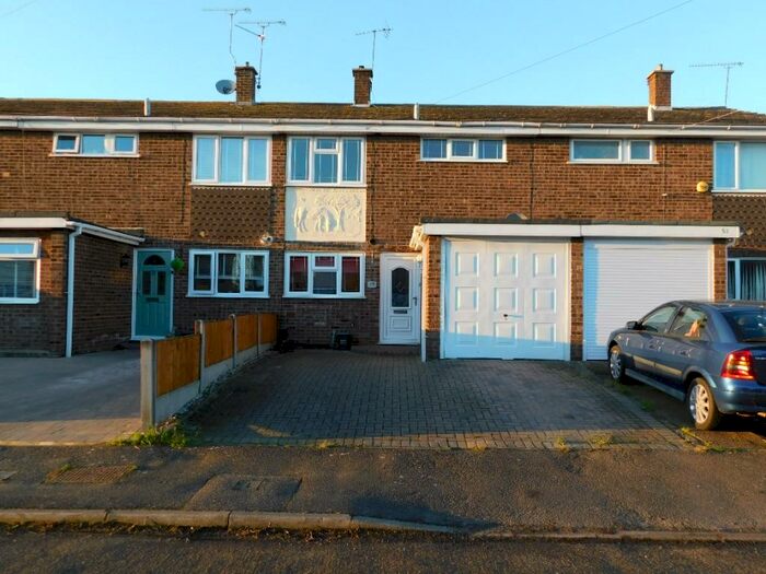 3 Bedroom Terraced House To Rent In Lincoln Way, Canvey Island, Essex, SS8
