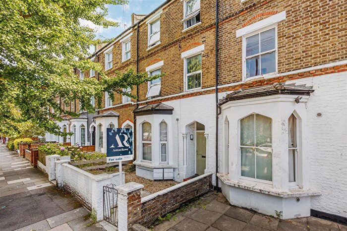 2 Bedroom Flat To Rent In York Road, London, W3