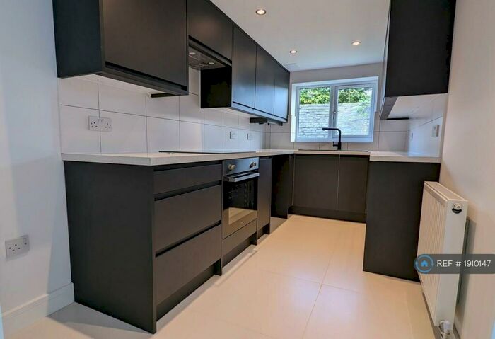 3 Bedroom Terraced House To Rent In Chesterfield Road, Huthwaite, Sutton-In-Ashfield, NG17