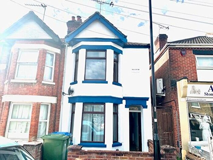 3 Bedroom Semi-Detached House To Rent In Shirley, SO15