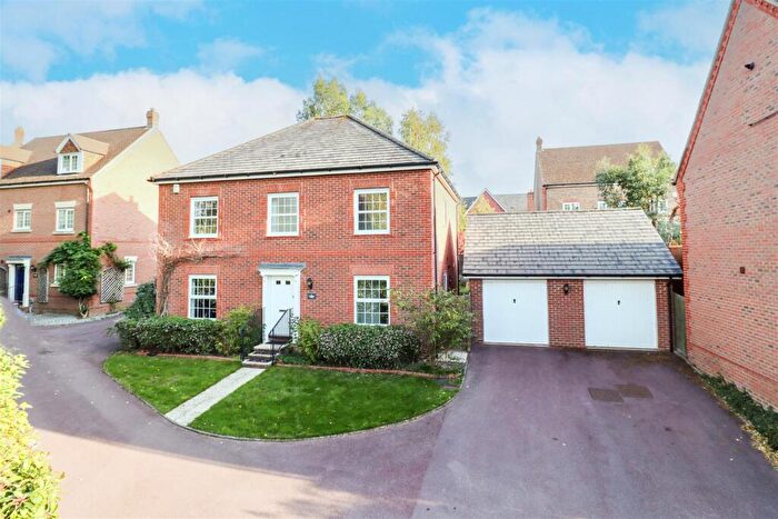 4 Bedroom Detached House For Sale In Crowdale Drive, Fleet, GU51