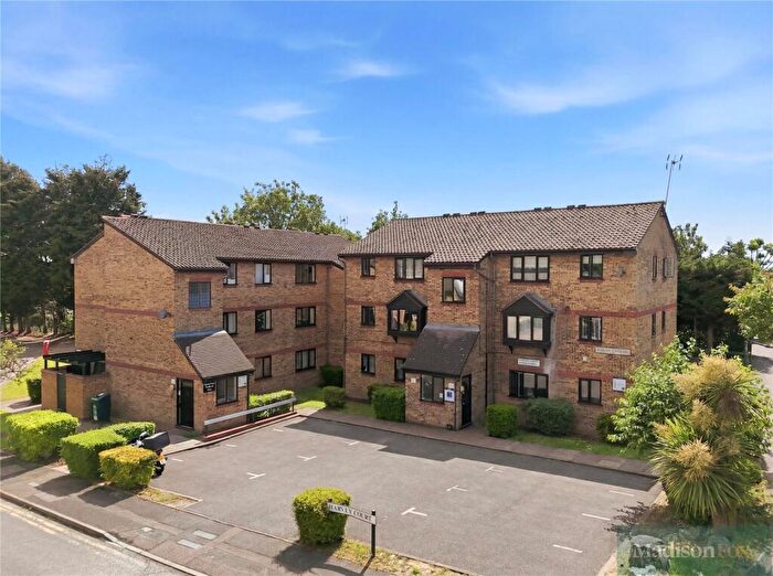 1 Bedroom Apartment For Sale In Yunus Khan Close, Walthamstow, E17