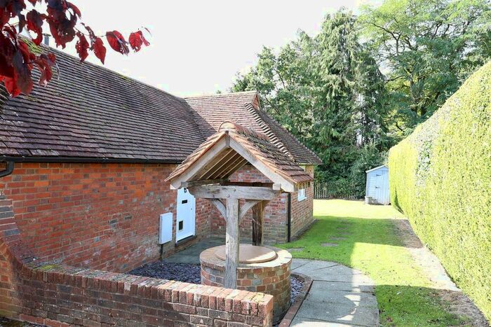 2 Bedroom Cottage To Rent In Nizels Lane, Hildenborough, Tonbridge, TN11