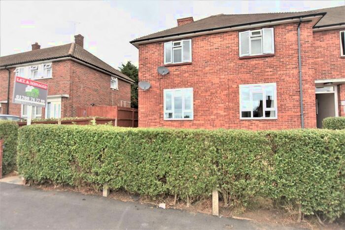 1 Bedroom Flat To Rent In Petersfield Close, Harold Wood, Romford, RM3