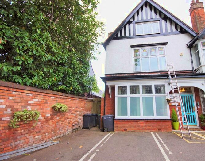 Flat To Rent In Wake Green Road, Birmingham, B13