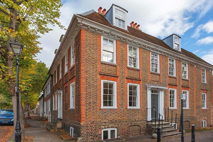 4 Bedroom End Terrace House For Sale In The Butts, Brentford, TW8