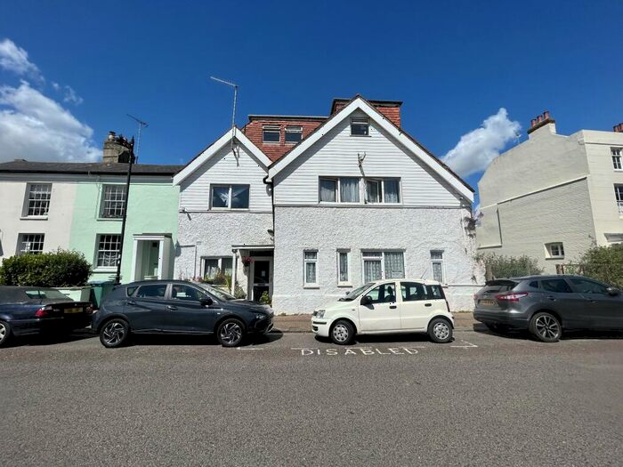 Studio To Rent In River Road, Littlehampton, BN17
