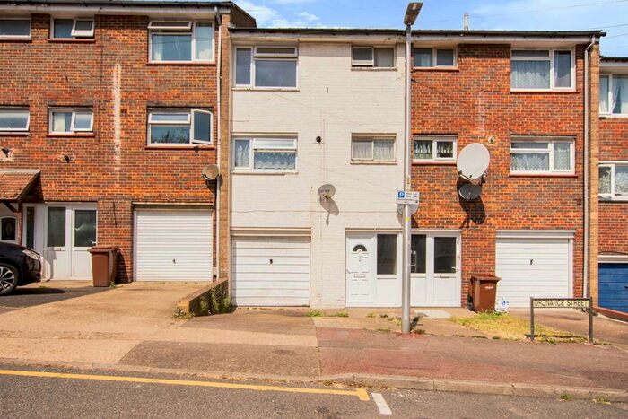 4 Bedroom Terraced House To Rent In Ordnance Street, Chatham, Kent, ME4