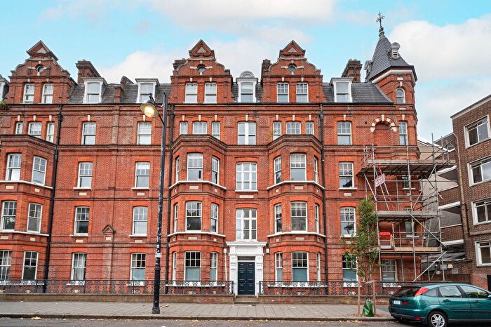3 Bedroom Flat For Sale In Dover Mansions, Brixton, London, SW9