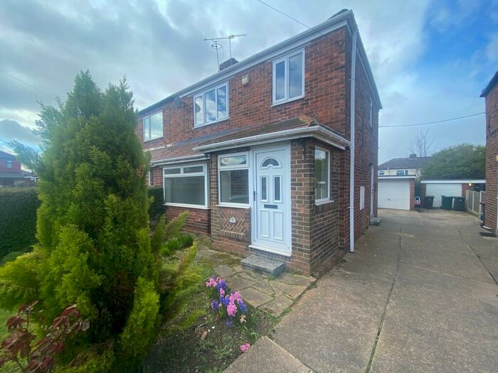 3 Bedroom Semi-Detached House To Rent In Birch Crescent, Wickersley, S66