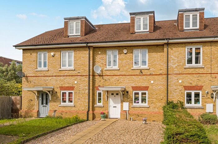 5 Bedroom Terraced House For Sale In Surrey, KT12