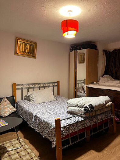 2 Bedroom Flat For Sale In Flat, Honeysuckle Court, Hyacinth Close, Ilford, IG1